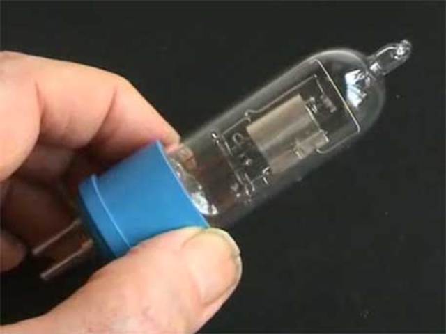 Primeros ordenadores a base de capsulas de vacio