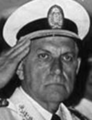 Asume Reynaldo Bignone