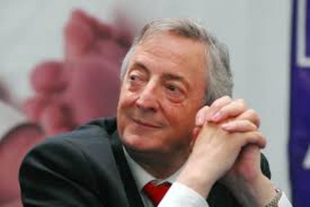 Asume Néstor Kirchner