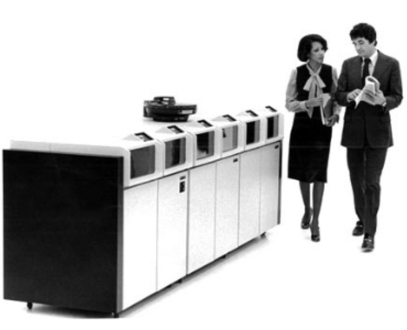 IBM 3340 Base de almacenamiento de acceso directo