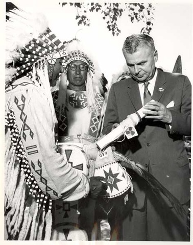 Aboriginals gain right to vote in Canada