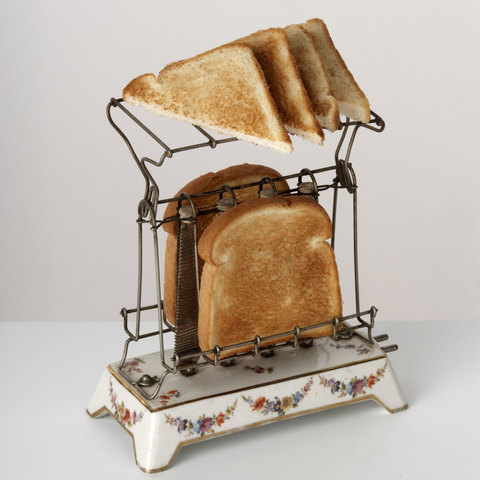 first electric toaster
