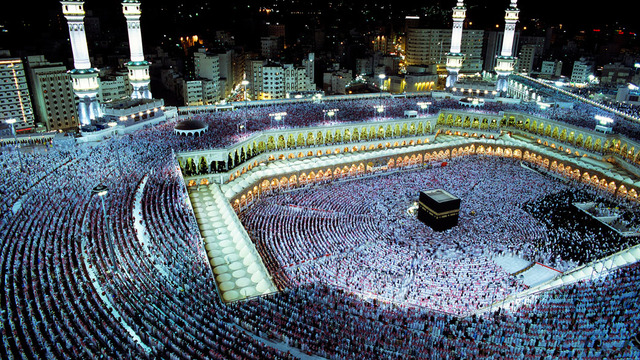 Muhammad makes his last Hajj