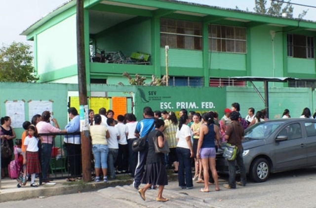 Entro a mi nueva escuela.