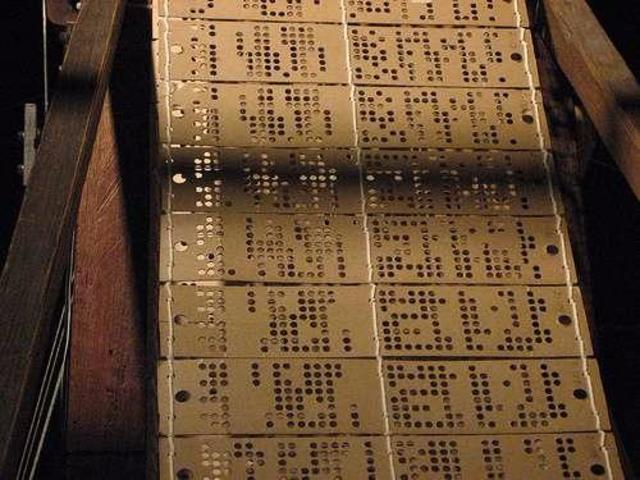 PRIMERA GENERACIÓN (1951-1958)