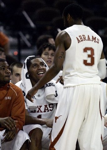 HIGH: Horns snap three-game skid