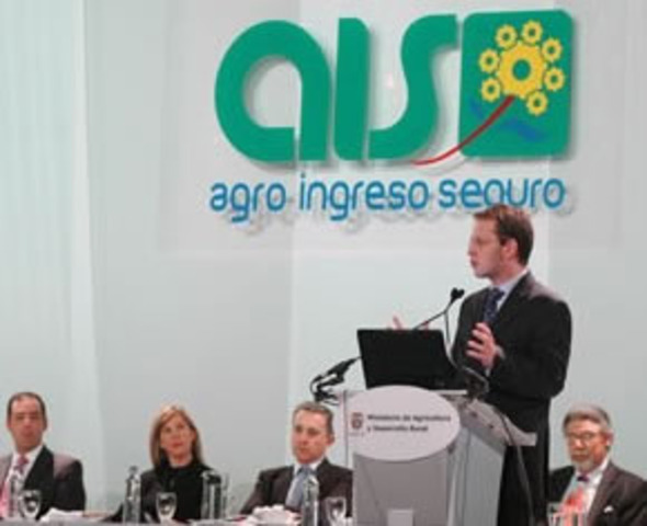 Por Agro Ingreso Seguro brinda explicaciones Andrés Felipe Arias