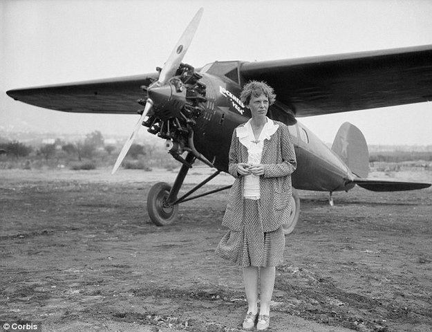 Amelia Earhart flight across Atlantic