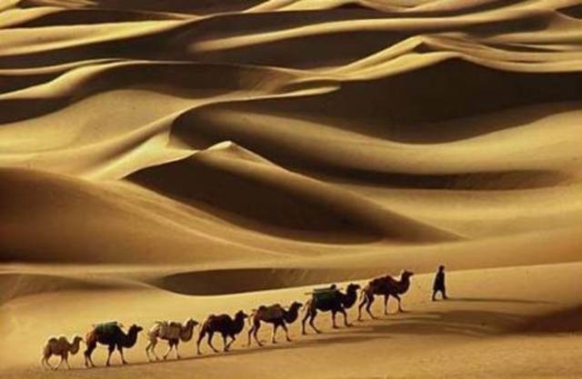 Islam's migration to Medina , Islam takes off