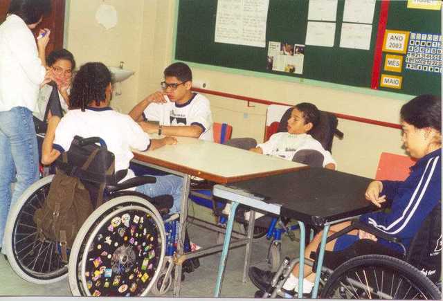 5- Educação Especial no Brasil - Escolas Especiais
