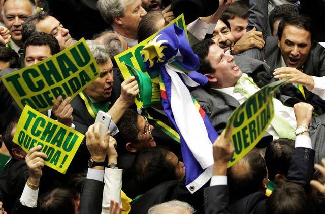 Câmara aprova processo de impeachment