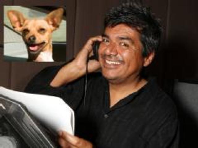 George Lopez comienza su carrera como actor de voz.