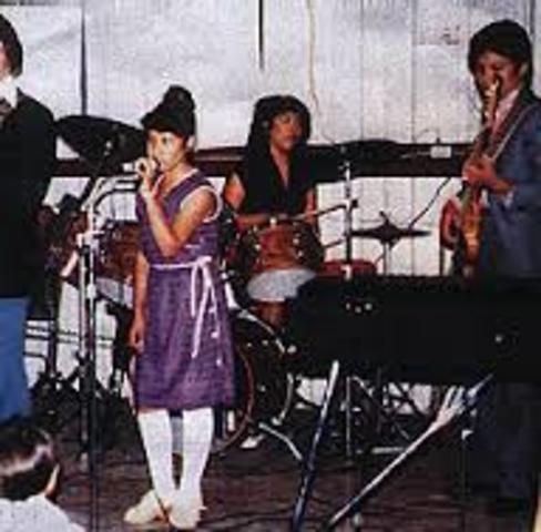 Selena y Los Dinos