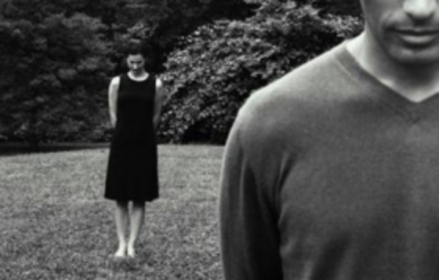 Abandona a su família