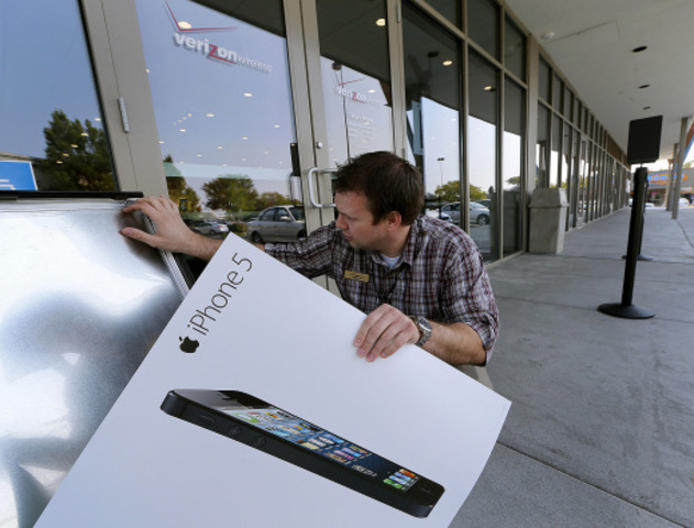 iPhone introduced on Verizon