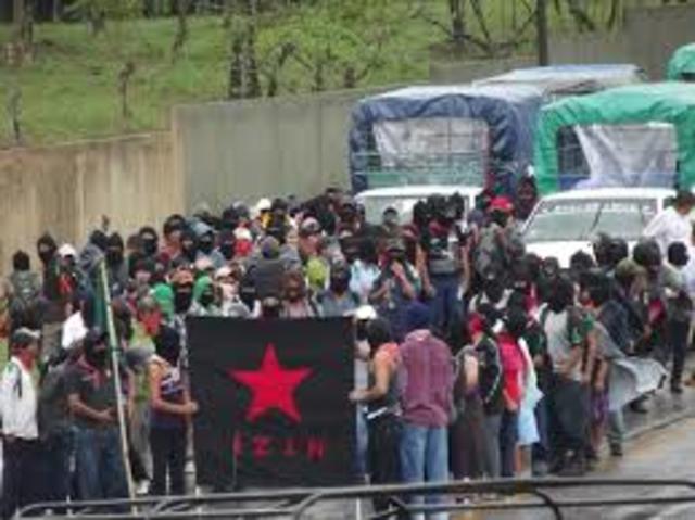 Inician marcha para exigir acuerdos