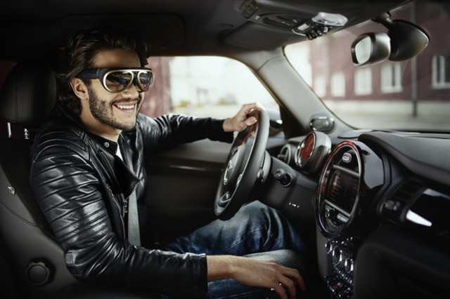 BMW, owner of MINI implements AR in cars