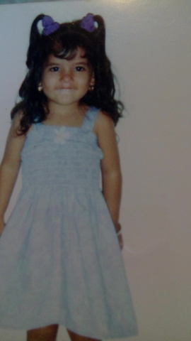 Tenia apenas 3 años, a mi mamà le gustaba mucho hacerme diferente tipos de peinados.