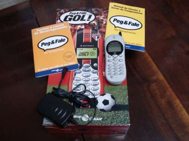 Primer teléfono celular