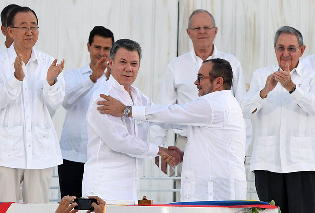 Firma de la paz definitiva entre el gobierno colombiano y las Fuerzas Ar­madas Revolucionarias de Colombia-Ejército del Pueblo (FARC-EP) en Cartagena de Indias