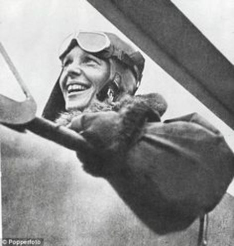 Amelia Earhart crosses the Atlantic in a solo flight