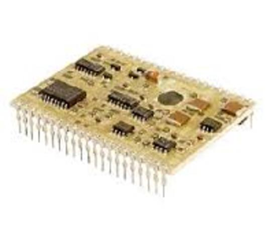 La  microelectrónica y la  nanotecnología  propician la  comercializació  n de  ordenadores  personales.