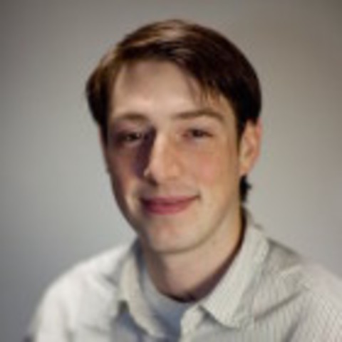 Vinculan a un experto en mercadeo por internet