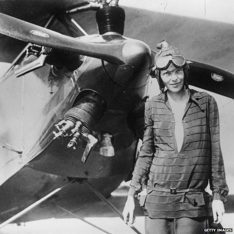 Amelia Earhart crosses the Atlantic in solo flight