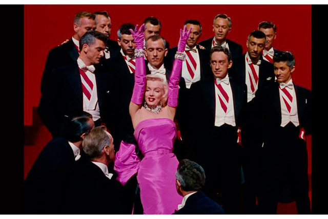 Los caballeros las prefieren rubias.