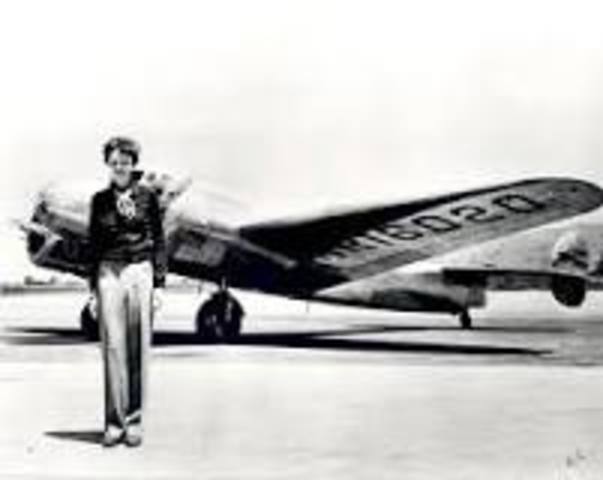 Amelia Earhart crosses the Atlantic in a solo flight