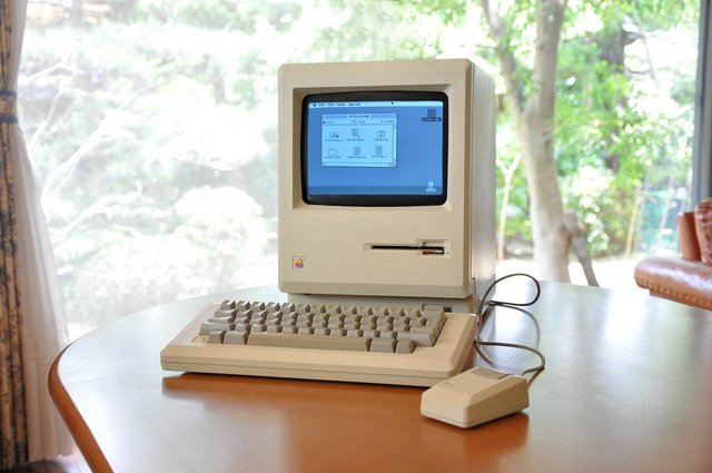The Macintosh 512k