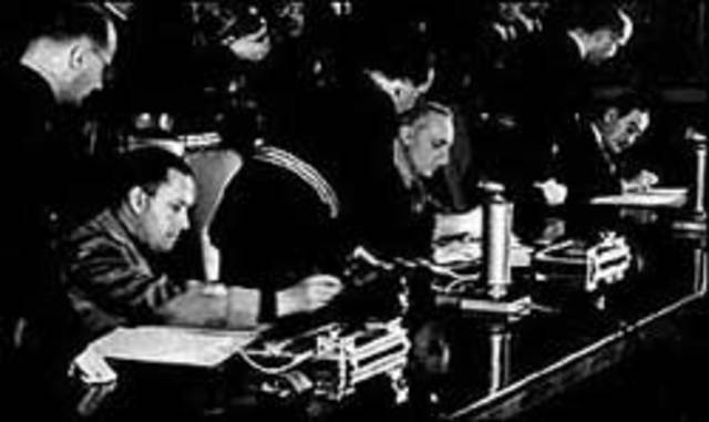 Japan, Germany, And Italy sign the Tripartite Pace