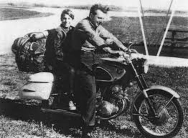 Robert Pirsig is born