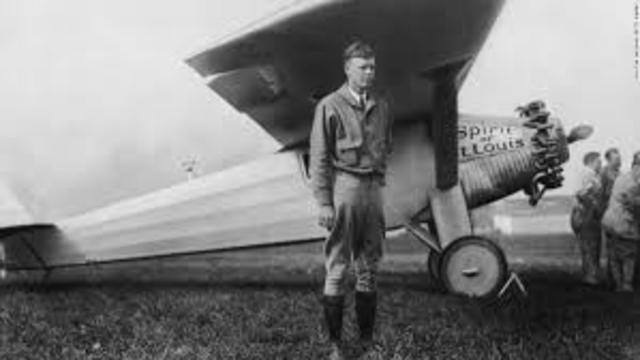 Charles Limbergh makes first nonstop transatlantic flight