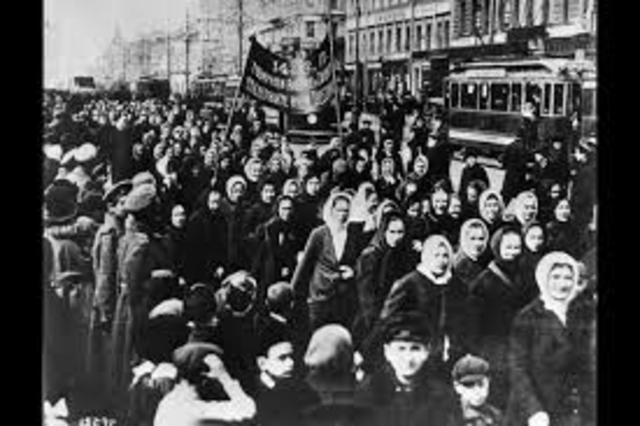 russian communist revolution begins