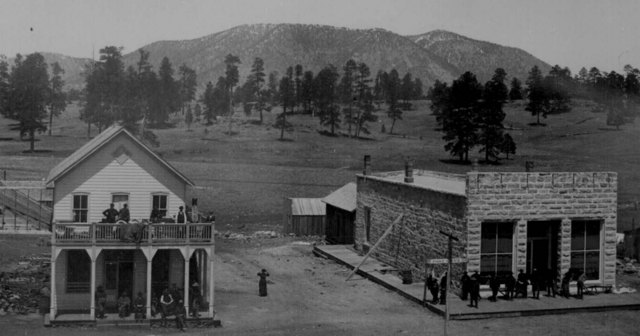 Two-Moons is started