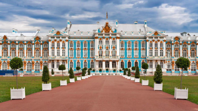 Catherine Palace & Pavlovsk Great Palace & Park Tour with Lunch