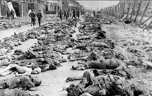 Hitler sets up Dachu