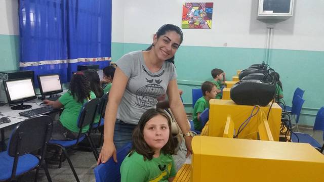 2008 - Início da atuação como Professora de Tecnologia.