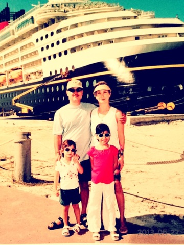 Viaje al crucero de Disney con mi papa, mi mama y mi hermana