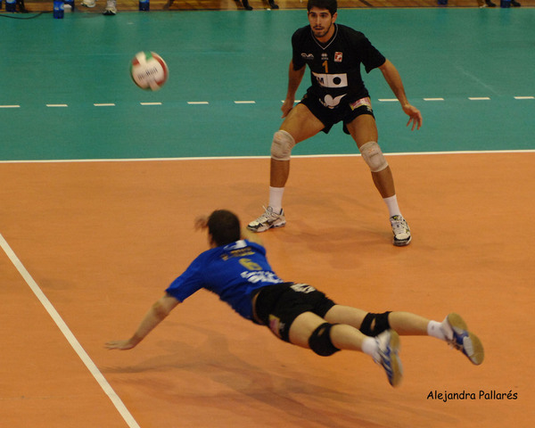 La posición de líbero se agrega...