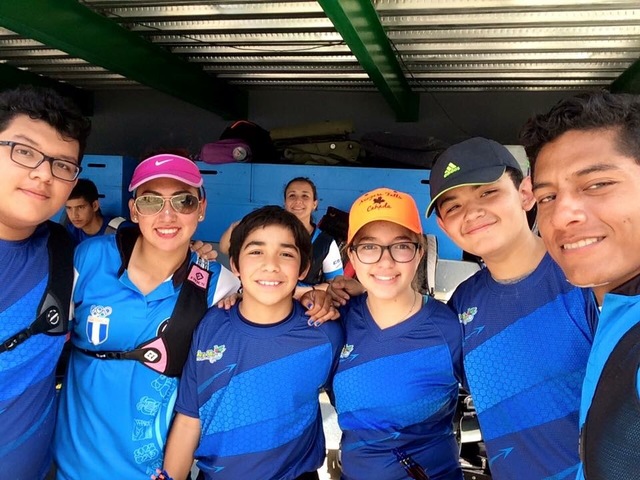 Me vuelvo amiga de Geovany, Yesenia y Julio