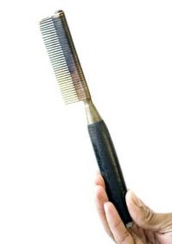 First straightening comb Invented