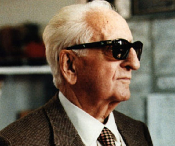 Enzo Ferrari dies. He died at the age of 90. He had no known problems other than a kidney problem. He was greatly honored at his funeral.