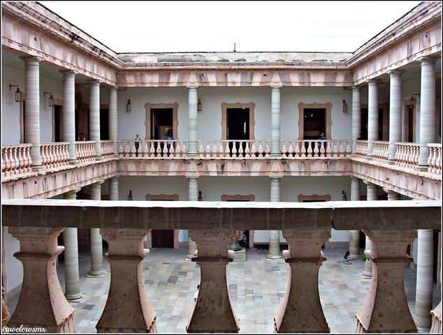 Los insurgentes toman la alhóndiga de Granaditas.