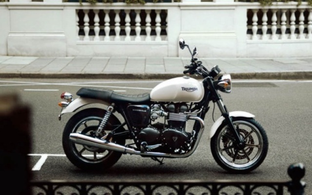 Se crea la moto Triumph Bonneville