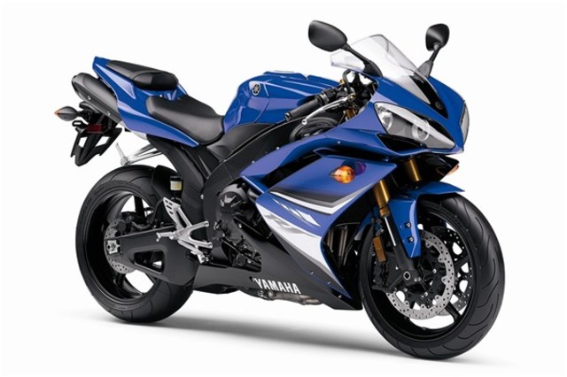 Sale la nueva verción de Yamaha YZF-R1