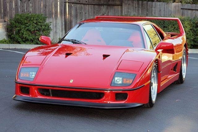 Chrysler ofrece al público el primer automóvil diseñado para la competición