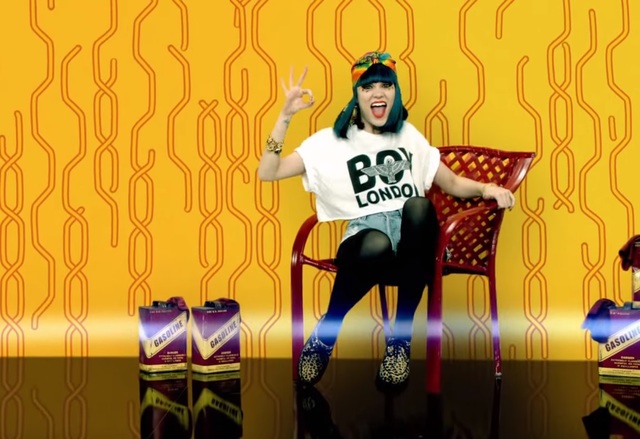 Costume/Setting/Prop 7