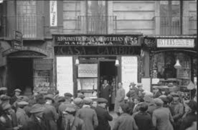 A comienzos del siglo dos ingenieros desarrollaron los trabajos pioneros Sobre administración; Frederick Winslow Taylor quien Desarrolla la escuela de administración científica y Henri Fayol quien desarrolla la llamada teoría clásica.